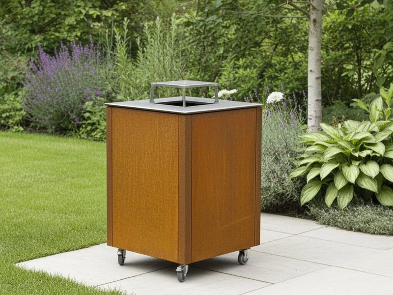 CUBY Feuergrill aus Cortenstahl auf Terrasse im Garten