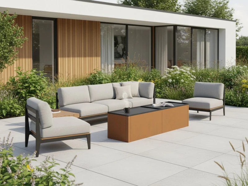 Loungetisch aus Cortenstahl mit Feuer