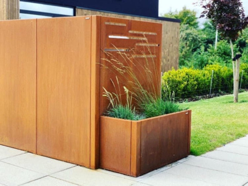 Mülltonnenverkleidung mit Bepflanzung als Sichtschutz