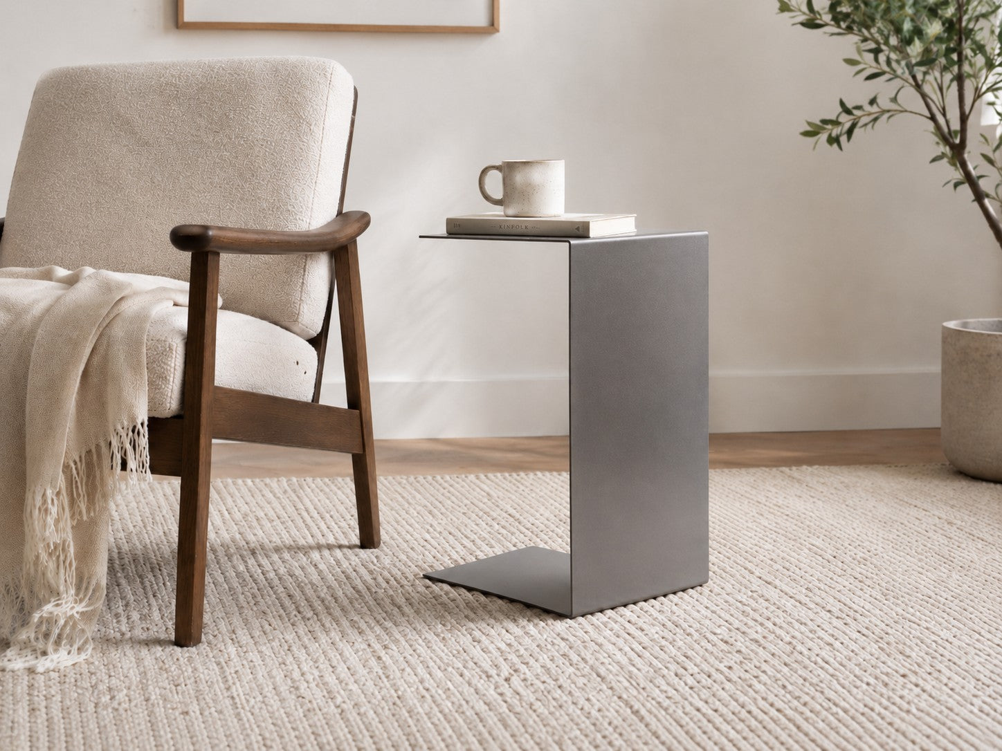 BAZE side table in raw steel – 24.5 cm
