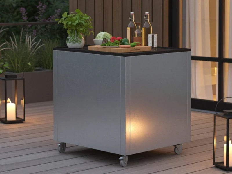 Detail des CUBY Outdoor-Küchentischs aus verzinktem Stahl