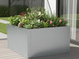 CUBY Pflanzkübel aus verzinktem Stahl mit Sukkulenten auf Terrasse
