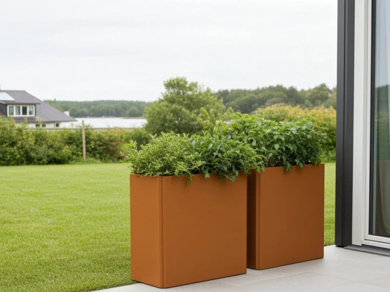 EDGY Pflanzkübel aus Cortenstahl in hoher kompakter Ausführung als Modul
