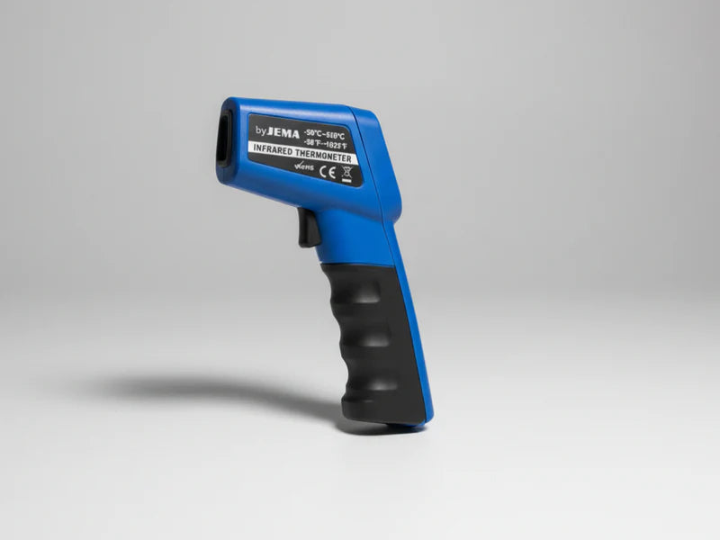 Infrarot-Thermometer zur Messung der Temperatur am Feuergrill