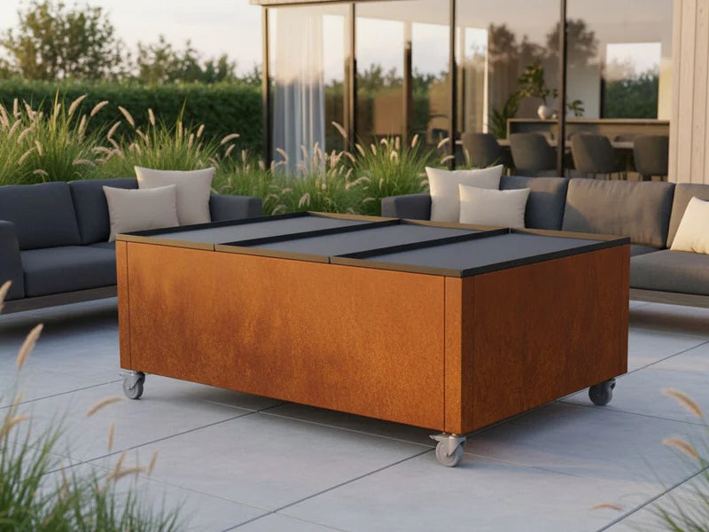 Loungetisch aus Cortenstahl mit Rädern für draußen